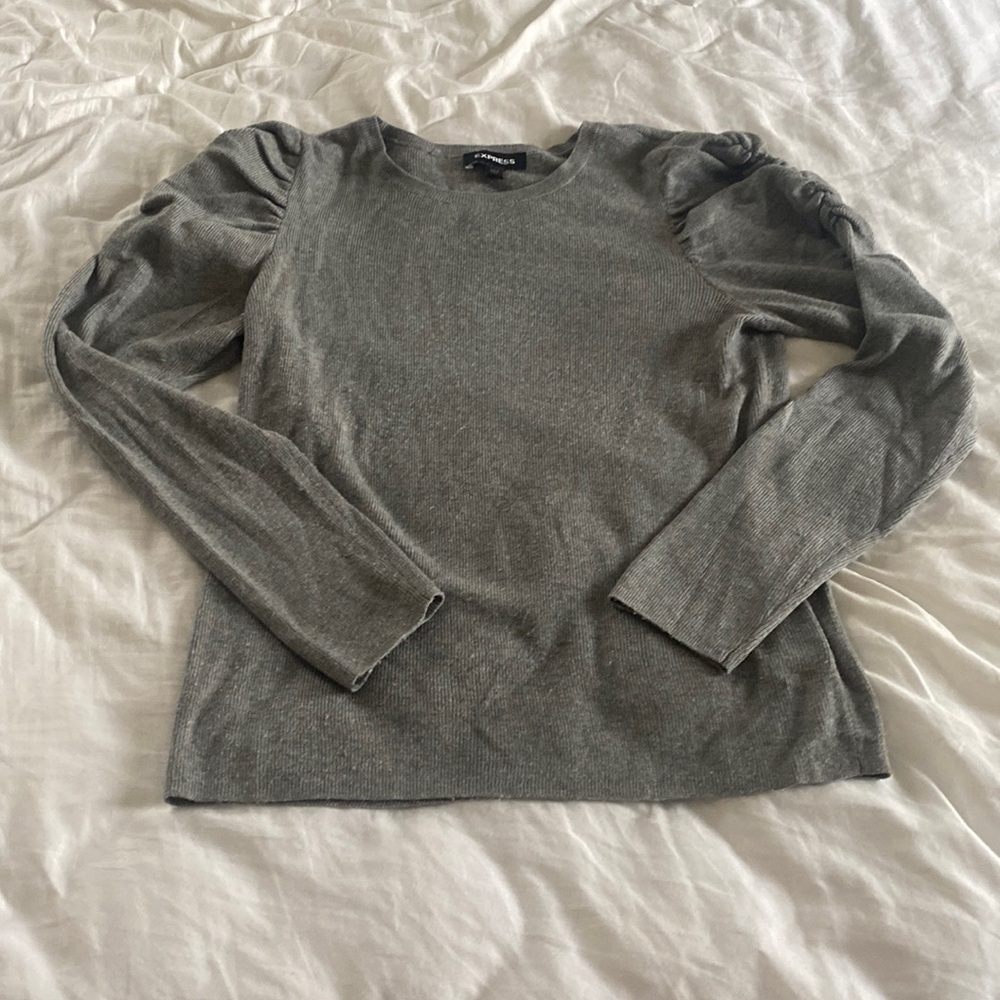 Express gray puff sleeve top!